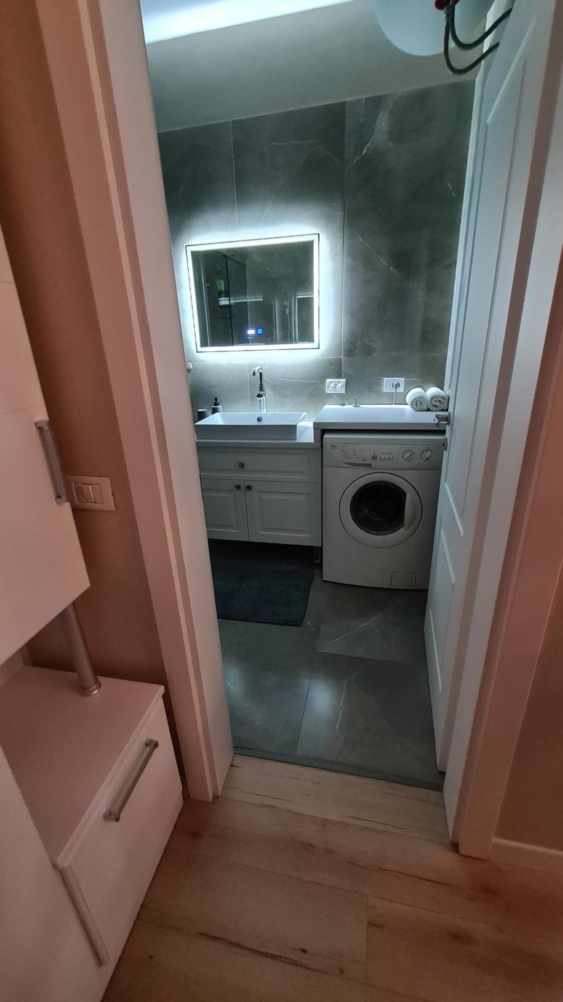 Family-friendly At 21 Dhjetori W/self Check-in Apartment *